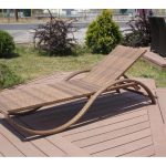 Як зберегти дерев'яний стіл в саду