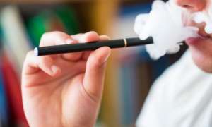 Як заряджати електронну сигарету, скільки по часу вона заряджається
