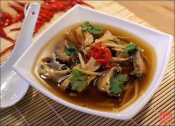 Supă chineză este gătită acasă (rețete), o epocă grozavă