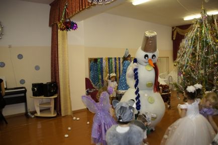 Costum de Snowman pentru petrecerea de Anul Nou