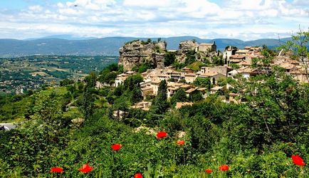 Satele frumoase din Provence, orașele, câmpurile de lavandă