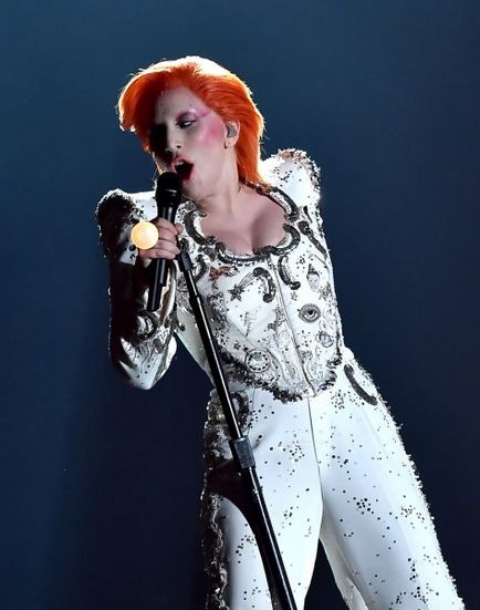 Lady Gaga acționa sub formă de bowie, și a fost uimitor, ellegirl