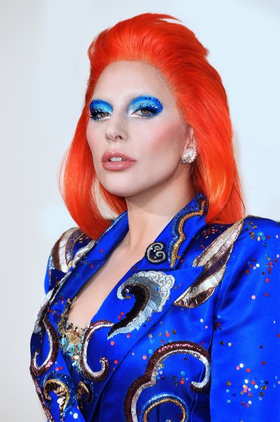 Lady Gaga acționa sub formă de bowie, și a fost uimitor, ellegirl