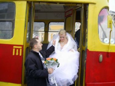 Незвичайне весільне транспорт - настільна книга нареченої
