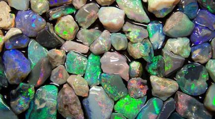 Opal, bijuterii din pietre naturale