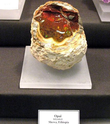 Опал, прикраси з натуральних каменів