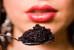 Despre proprietățile utile (și nu atât) ale caviarului pentru mamele care se așteaptă