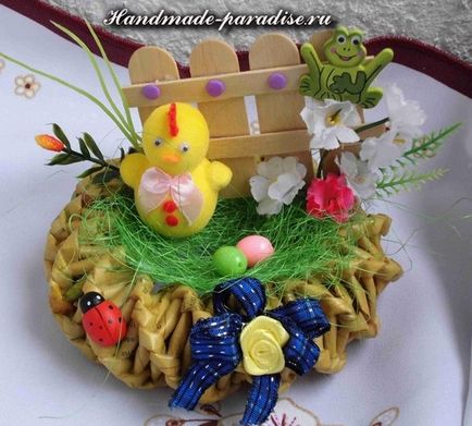 Easter rekeszét újság csövek