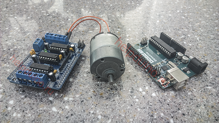 Conectați scutul motorului l293d la placa arduino