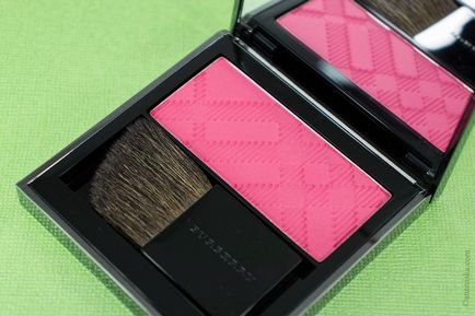 Blush strălucitor burberry lumina # 10 hortensie roz