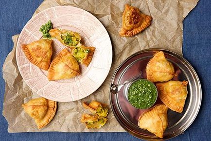 Samosas töltött borsó és a burgonya