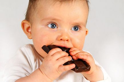 Скільки солодкого можна їсти в день дітям