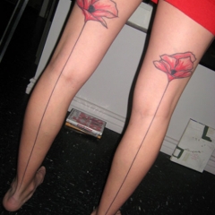 Татуювання на стегнах для дівчат, фото тату на стегні
