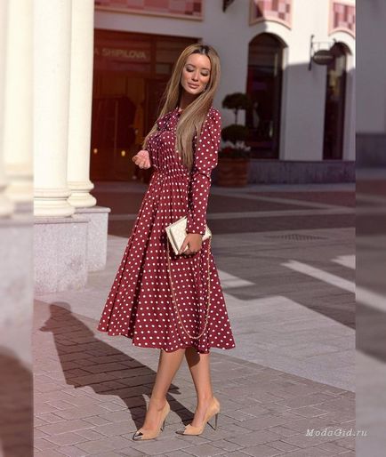 Imagini de vară ale modei de vară de la bloggerii ruși, ritka galkina, Victoria Nightingale și Margarita