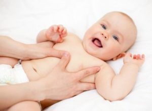 Gormiti in abdomenul simptomelor copilului si cauzeaza barbotarea