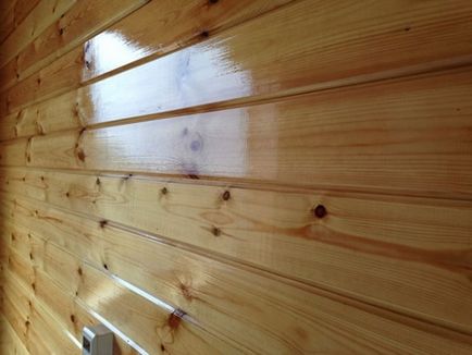 Belső tornác trim egy magánházban (magán) Belső tornác trim egy magánházban