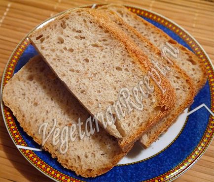 Kenyér kovász a kenyérben gép - a recept egy fotó
