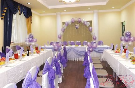 Comandați opțiuni de nuntă pentru sala de banchet și decorați masa de nuntă de la companie