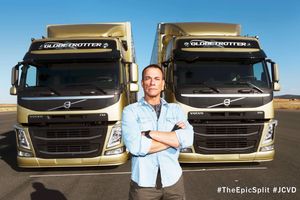 Jean-Claude van Damme a realizat un sfoară pe camioane - goblina tynu40k