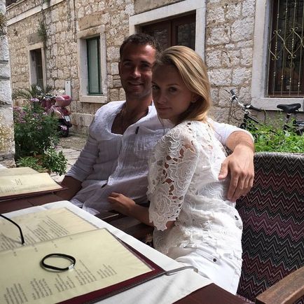 Олександр Кержаков одружився з дочкою сенатора Тюльпанова, блогер temptation на сайті 27 червня 2015 року,