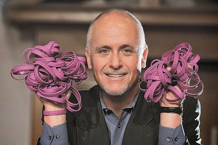 Американський психолог розповів, як змінити життя за допомогою простого фіолетового браслета