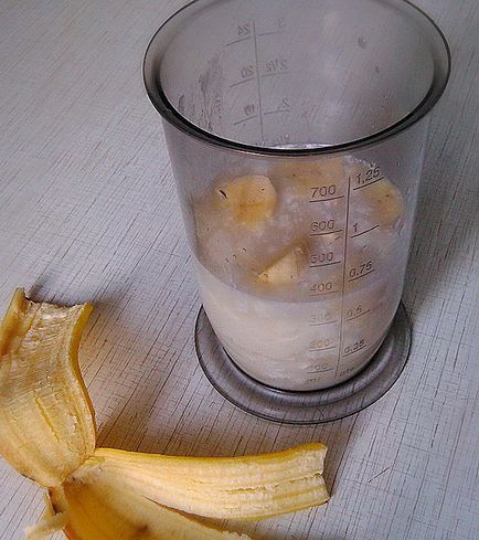 Banán smoothie - receptek finom koktélok és egészségügyi kultúra