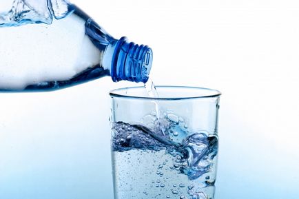 Чим корисна газована вода як вибрати справжню газовану воду і як її приготувати в