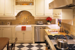 Designul de dale din bucătărie se bazează pe crearea unei încăperi noi