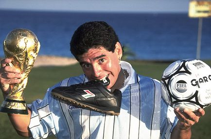 Fotbalistul Diego Maradona, fotografiile și videoclipurile din interior, biografia jucătorului barcelona
