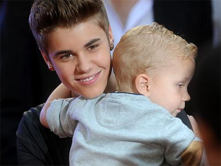 Justin Bieber a devenit un tată mare