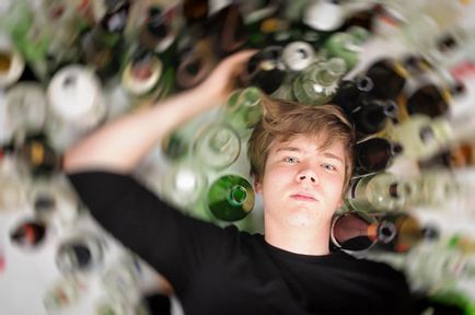 Care sunt cauzele psihologice ale consumului de alcool?