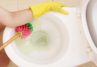 Як очистити унітаз від вапняного нальоту як прибрати, ніж відмити
