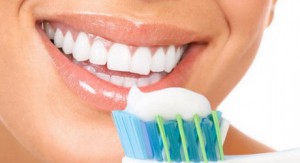 Cum se curata dintii de pe placa, dintii sanatosi
