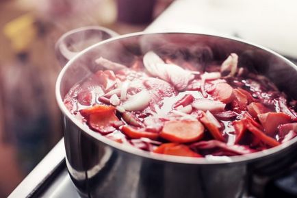 Cum să gătești borscht pe o rețetă clasică