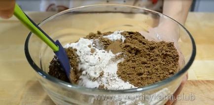 Cum să gătești un tort simplu pe kefir pentru o rețetă pas cu pas cu o fotografie