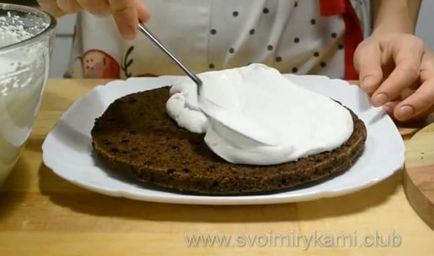 Cum să gătești un tort simplu pe kefir pentru o rețetă pas cu pas cu o fotografie