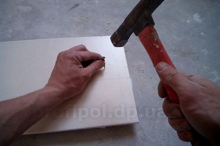 Mivel a furat egy cserép alatt a kimenet (mint fúrni egy lyukat a cserép) Hogyan kell fúrni egy lyukat a cserép alatt a kimeneti