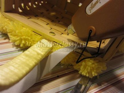Як зробити декор плетеної кошики своїми руками