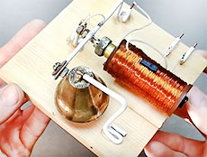 Hogyan készítsünk egy egyszerű elektromágneses harang harang kezével