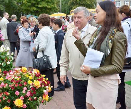 Як сонця промінь серед негоди букет прекрасний свята квітів