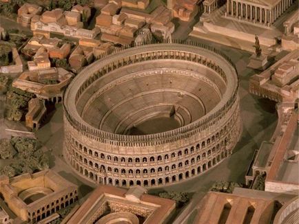 Colosseumul de la Roma este principala atracție a capitalei Italiei