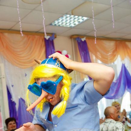 A cég Kid és Carlson szervező és lebonyolító esküvők KVN stílusú esküvői bankett, TOASTMASTER,