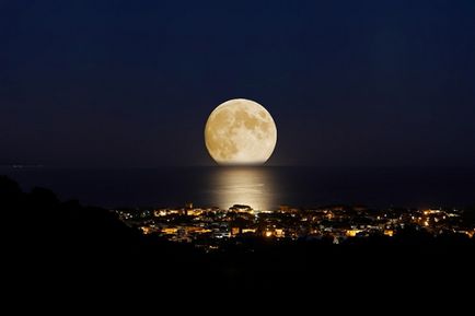 Fotografiile frumoase ale super-lunii 2014, 12 iulie, luna se va apropia de o distanță apropiată de pământ (foto),