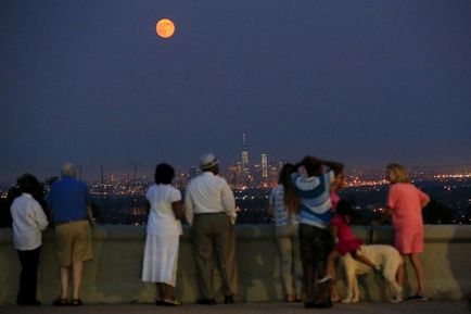 Fotografiile frumoase ale super-lunii 2014, 12 iulie, luna se va apropia de o distanță apropiată de pământ (foto),