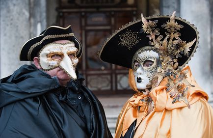 Фарби та маски венеціанського карнавалу