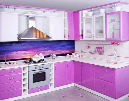 Bucătărie lilac color fotografie fațade alb-liliac de interior, design și o combinație de bucătărie colț,