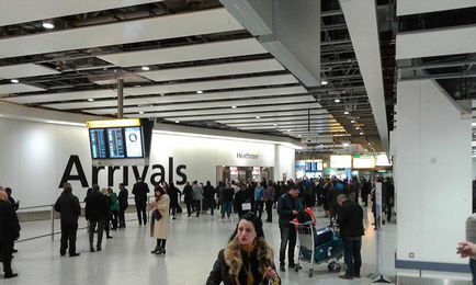 Aeroportul Heathrow din Londra, terminalul 4 sosesc