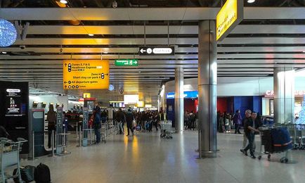 Aeroportul Heathrow din Londra, terminalul 4 sosesc