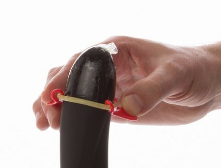 Кращий винахід року - презерватив з крильцями