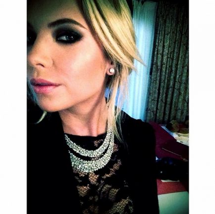 Top szépség-pont Ashley Benson Instagram, belorusz Női Portál (Instagram) Top szépség-pont Ashley Benson Instagram, belorusz Női Portál